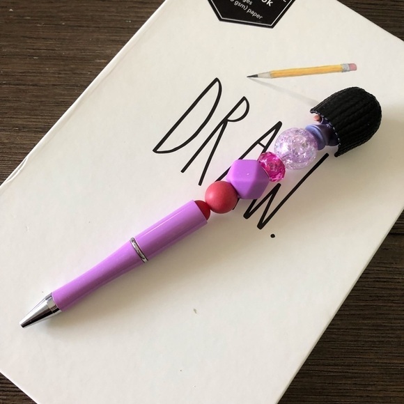 Disney Doorables: Wish: Asha handmade beaded pen - Picture 3 of 3